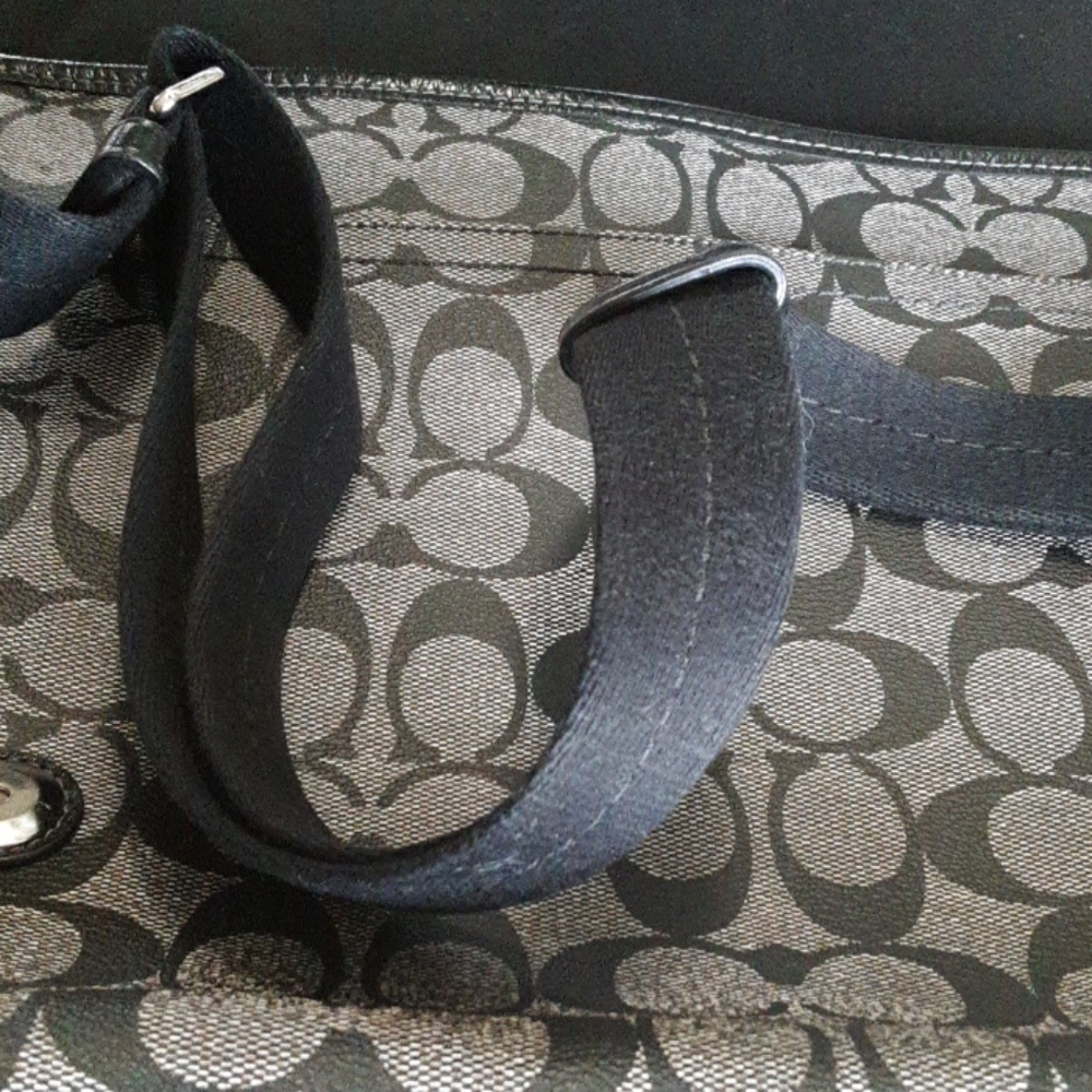 Coach Signature Diaper Messenger Bag, EUC-NO OFFERS - Picture 15 of 15
